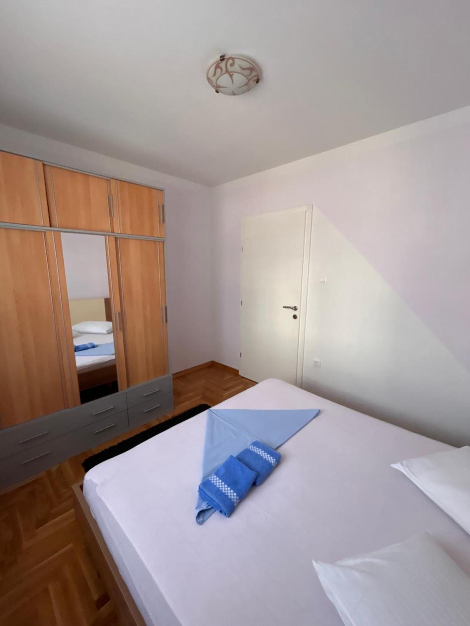 Apartment Agata Трогір Екстер'єр фото